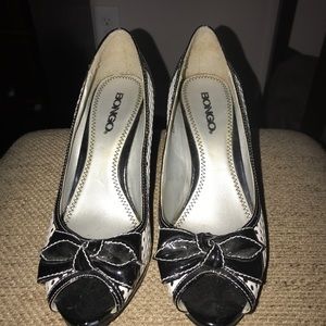 Bongo black and white patent leather heels
